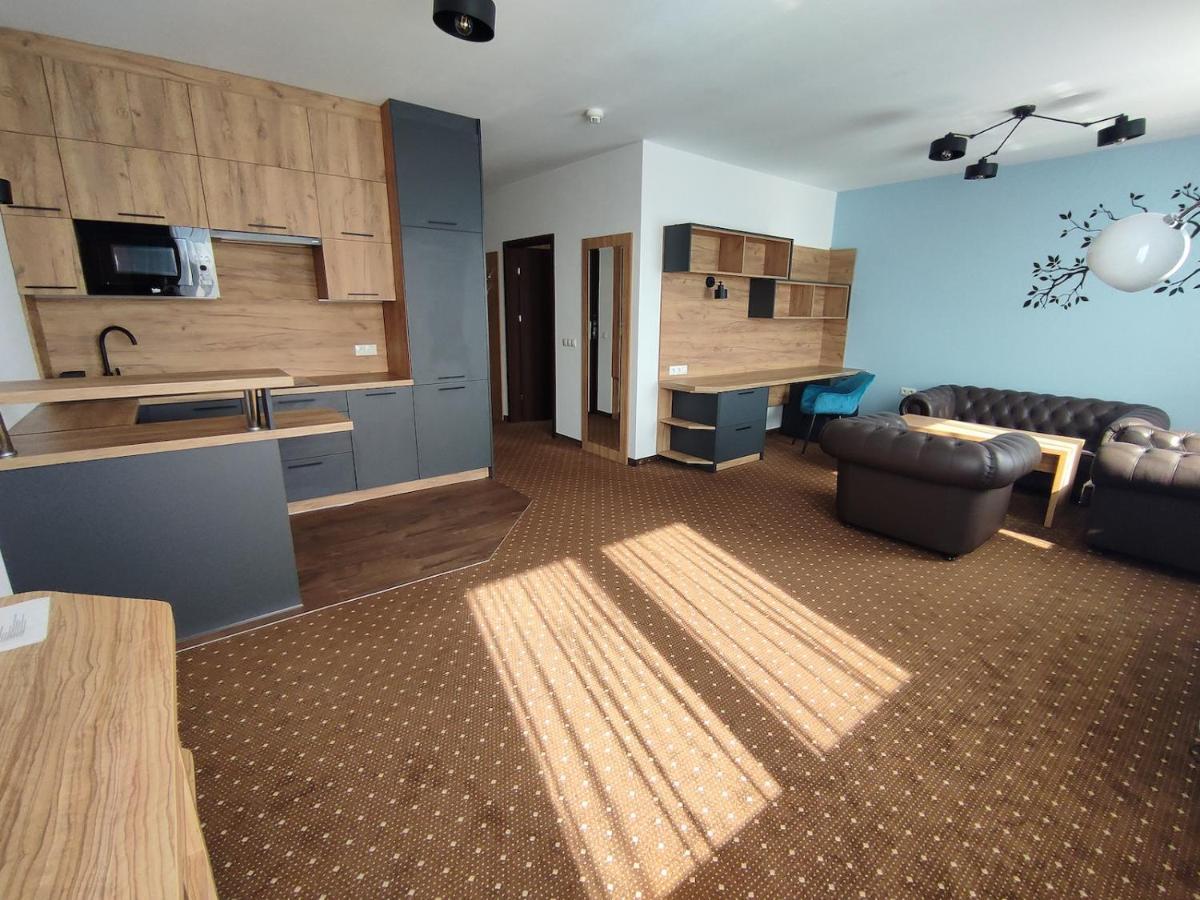 Aparthotel Legnica - Apartamenty Z Aneksem Kuchennym Экстерьер фото