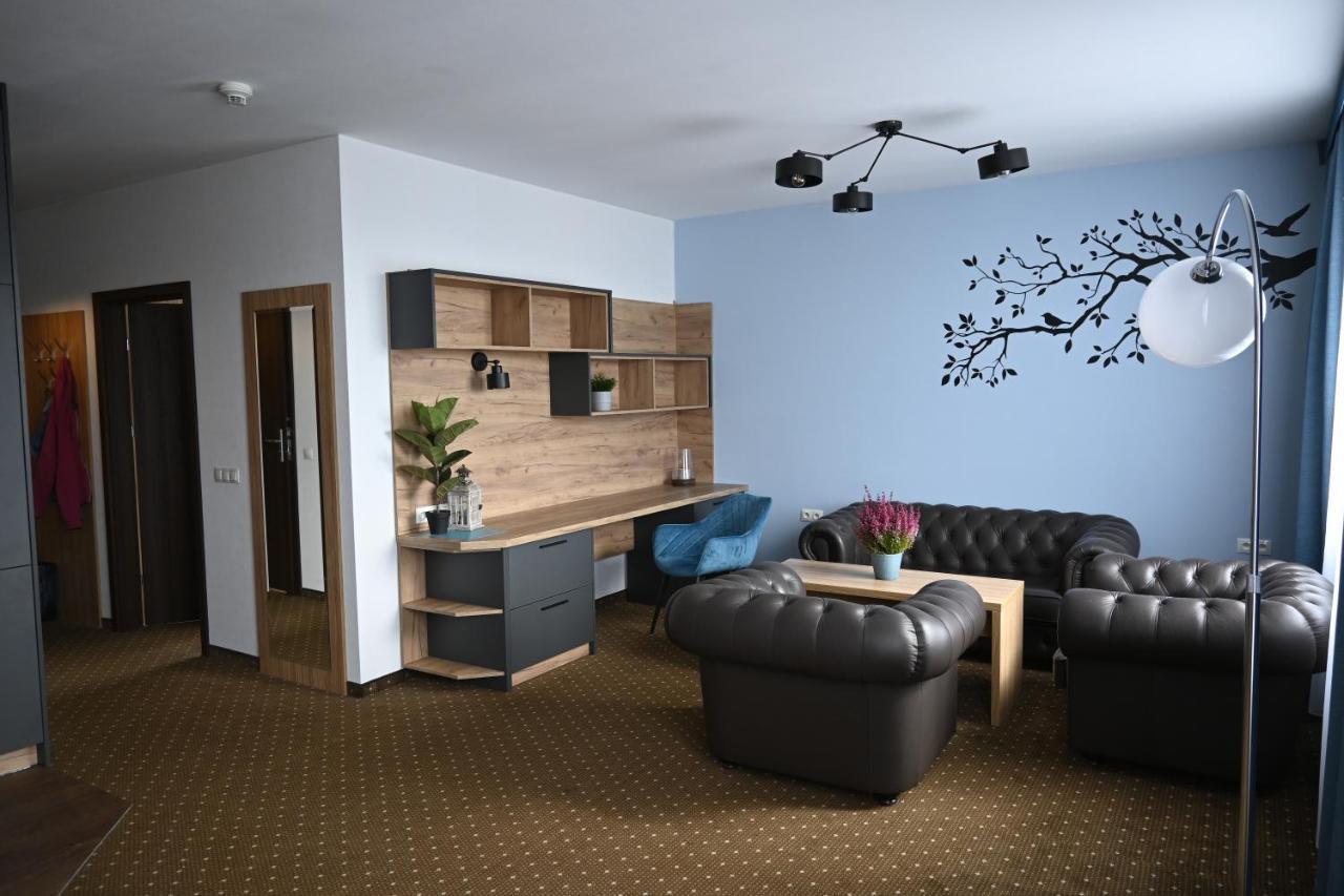 Aparthotel Legnica - Apartamenty Z Aneksem Kuchennym Экстерьер фото