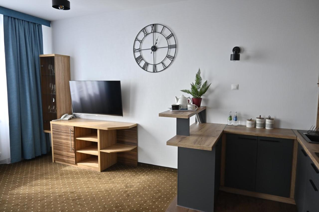 Aparthotel Legnica - Apartamenty Z Aneksem Kuchennym Экстерьер фото