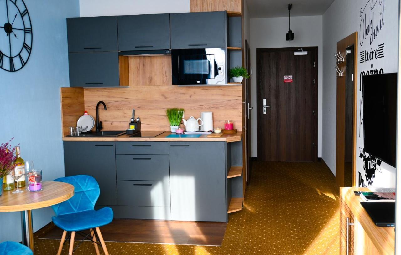 Aparthotel Legnica - Apartamenty Z Aneksem Kuchennym Экстерьер фото